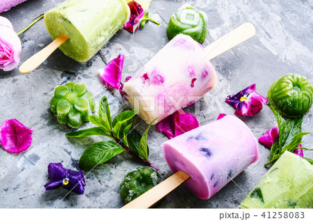 Ice cream with taste of flowers Ice cream with taste of flowers 41258083