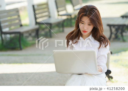 ノートパソコン ノートブック 顔 41258200