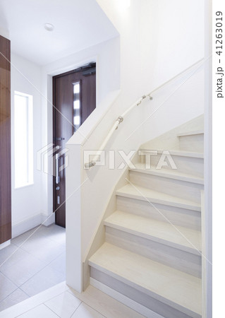 住宅の中の階段 41263019