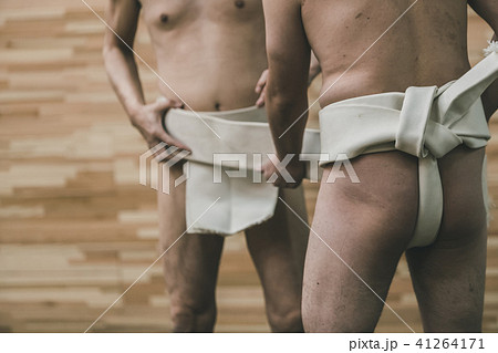 Sumo wrestling 41264171