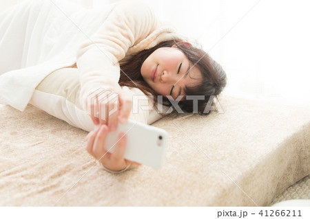 睡眠・女性 41266211