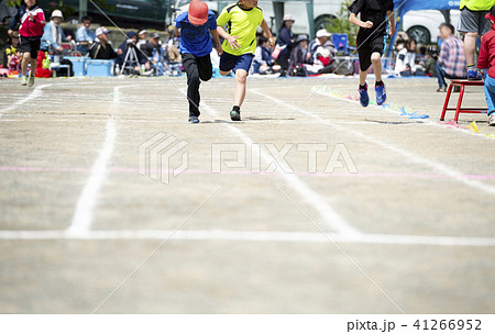 運動会(徒競走 ゴールシーン) 運動会(徒競走 ゴールシーン) 41266952