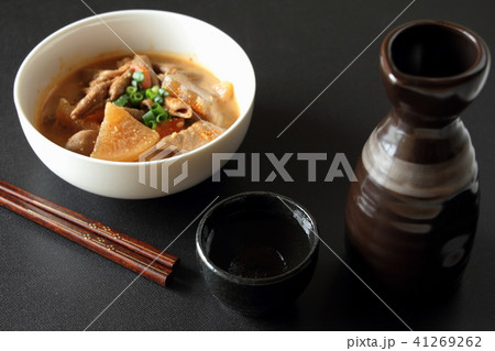 日本酒とモツ煮 41269262