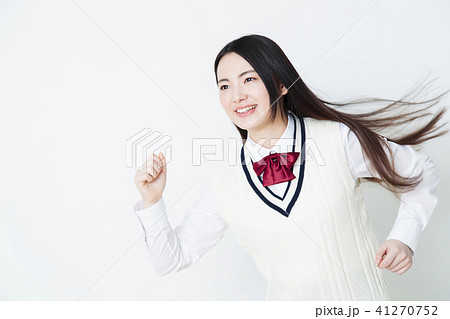 高校生　勉強　塾　女性　走る　女の子　通学 41270752