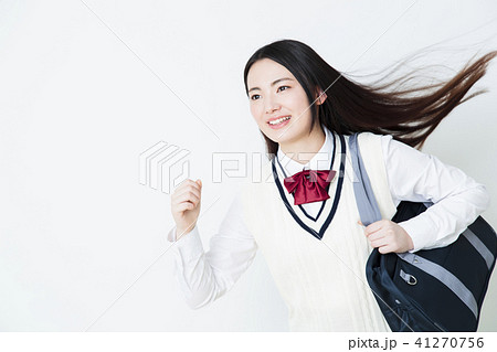 高校生　勉強　塾　女性　走る　女の子　通学 41270756