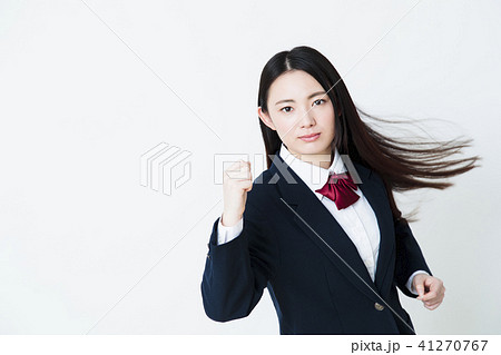 高校生　勉強　塾　女性　走る　女の子　通学 41270767