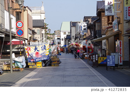 輪島朝市の準備 41272835