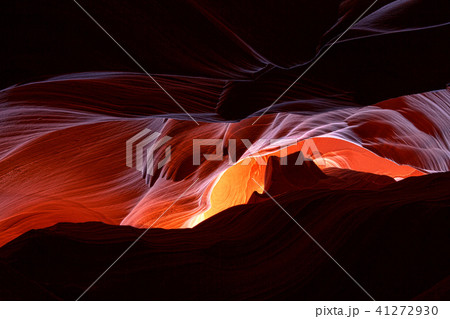 Famous Antelope Canyon, Navajo Land, Arizona, USA 41272930