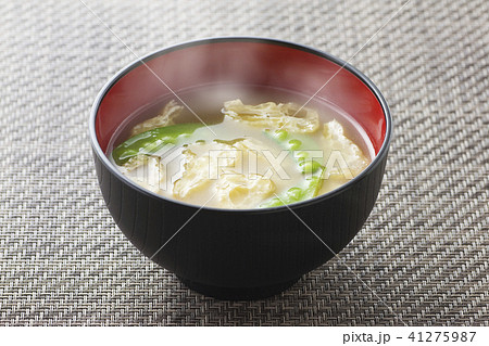 絹さやと油揚げの味噌汁28 41275987