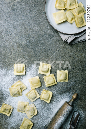 Fresh ravioli with flour 41280764