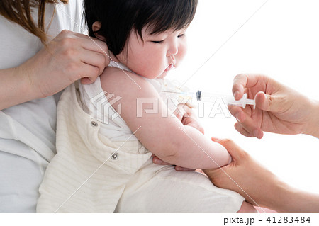赤ちゃん、予防接種、注射、定期健診、乳幼児健診 41283484