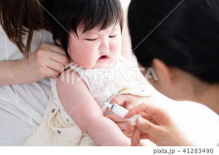 赤ちゃん、予防接種、注射、定期健診、乳幼児健診 赤ちゃん、予防接種、注射、定期健診、乳幼児健診 41283490