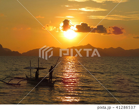 フィリピン最後の秘境パラワン島エルニドのビーチの夕日 フィリピン最後の秘境パラワン島エルニドのビーチの夕日 41286537