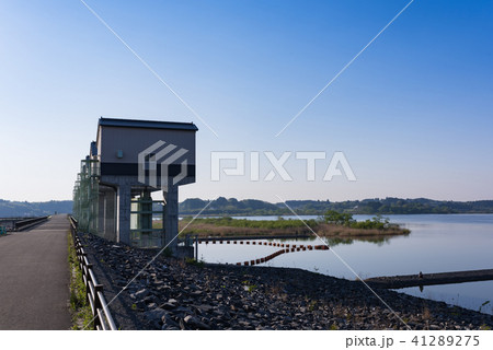 宮城長沼ダムと長沼水門と水門小屋 41289275