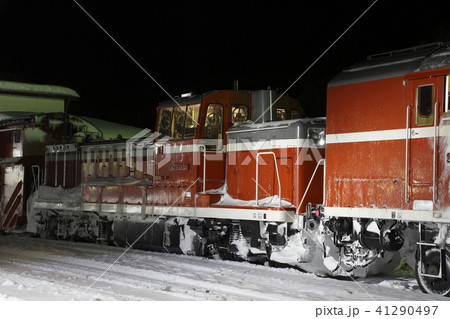 深夜の遠軽駅に停車中のラッセル車 41290497