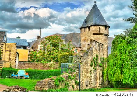 Pater Vincktoren, a medieval tower in Maastricht, the Netherlands 41291845