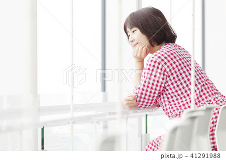 展望台 若い女性 旅行者 41291988