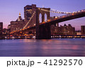 ブルックリン橋とマンハッタンの夜景 41292570
