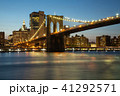ブルックリン橋とマンハッタンの夜景 41292571