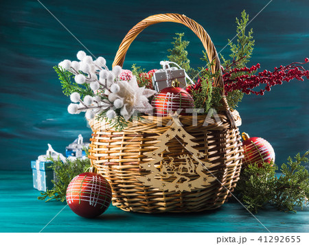 Christmas greeting card with basket and decoration 41292655
