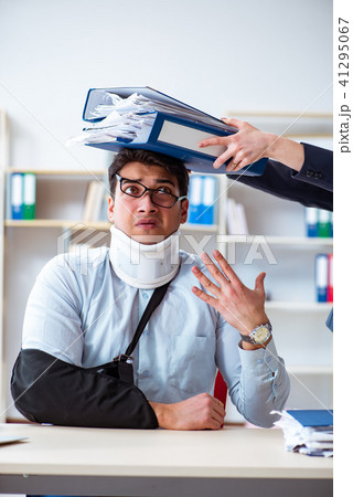 Injured man getting more work from his boss Injured man getting more work from his boss 41295067