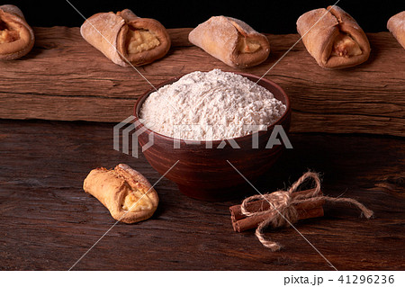 Close up Flour bread and whole grain 41296236