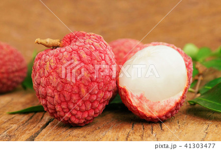 close up lychee on wood close up lychee on wood 41303477