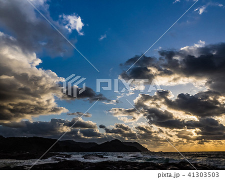 山陰ジオパーク指定　猫崎半島からの夕焼け　竹野海岸 41303503
