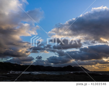 山陰ジオパーク指定　猫崎半島からの夕焼け　竹野海岸 41303546