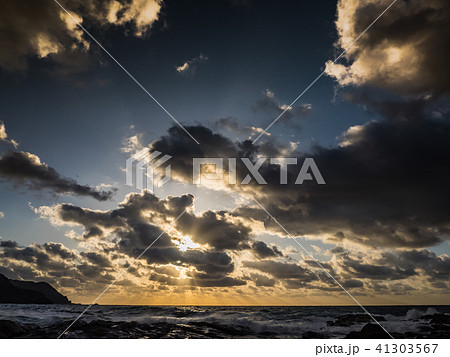 山陰ジオパーク指定　猫崎半島からの夕焼け　竹野海岸 41303567