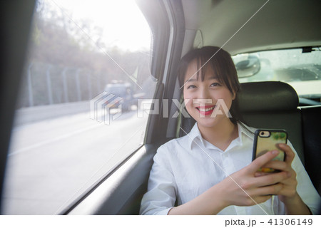 若い女性 快適 楽 41306149