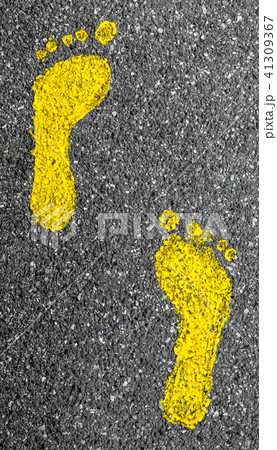 Footprints yellow feet Footprints yellow feet 41309367