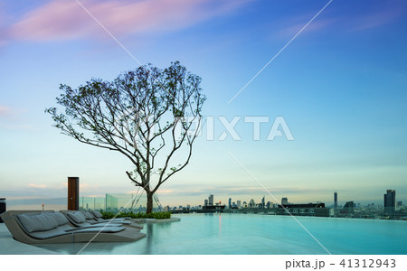 Roof top swimming pool 41312943