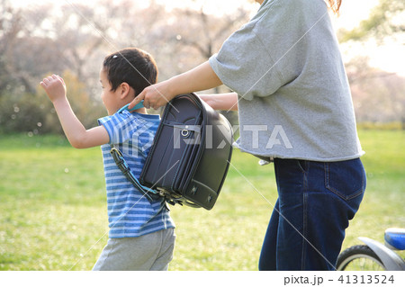 小学生の男の子 小学生の男の子 41313524