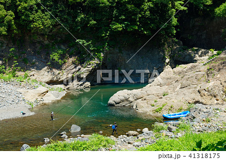 桂川渓谷での渓流釣りの写真素材