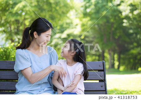 韓国 女性 公園 41318753