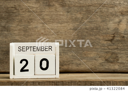 White block calendar present date 20 and September White block calendar present date 20 and September 41322084