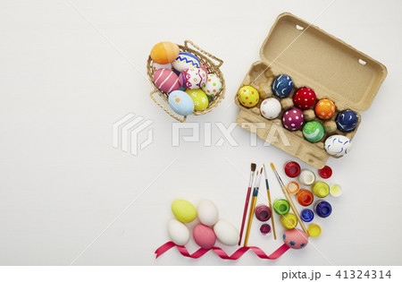Happy easter day white rustic wooden Happy easter day white rustic wooden 41324314