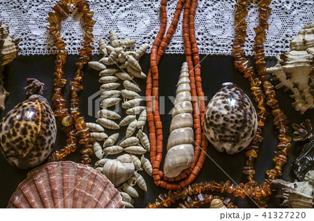 Various shells and stones with beads 41327220
