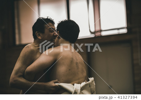 Sumo wrestling 41327394