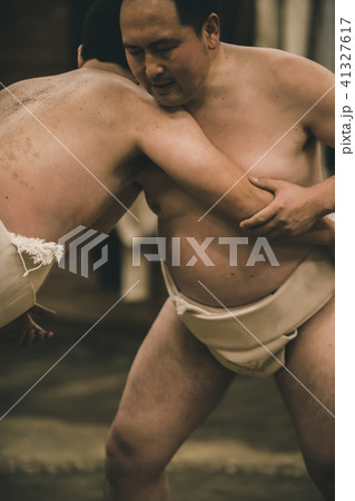 Sumo wrestling Sumo wrestling 41327617
