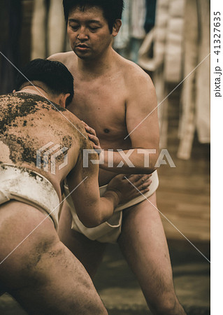 Sumo wrestling Sumo wrestling 41327635