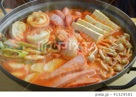 韓国の美味しいチゲ鍋 韓国の美味しいチゲ鍋 41329581