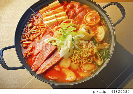 韓国の美味しいチゲ鍋 韓国の美味しいチゲ鍋 41329586