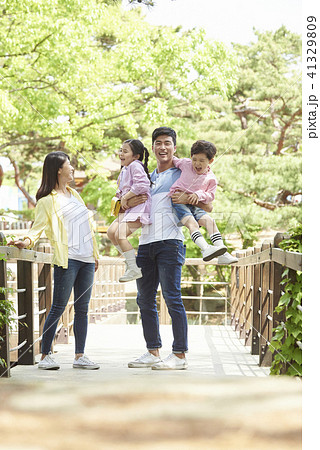 家族 ファミリー 足 41329809