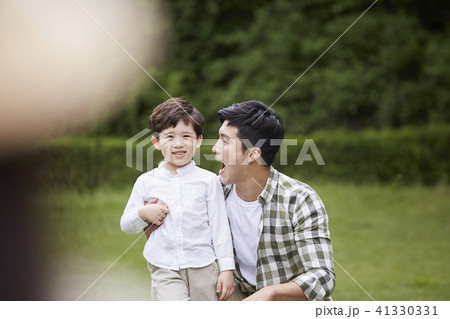 家族 ファミリー 屋外 41330331