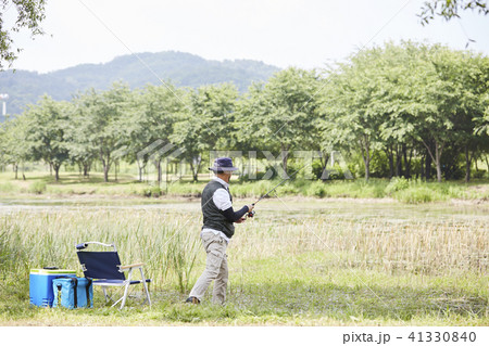 川 河 釣り人 41330840