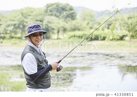 川 河 釣り人 41330851