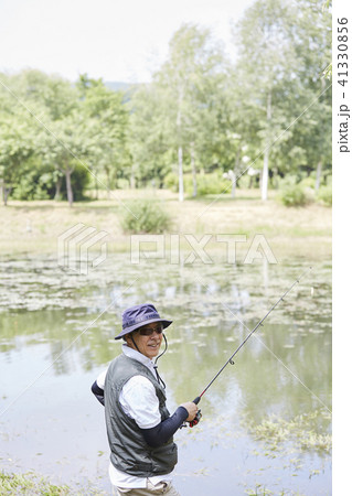 川 河 釣り人 41330856