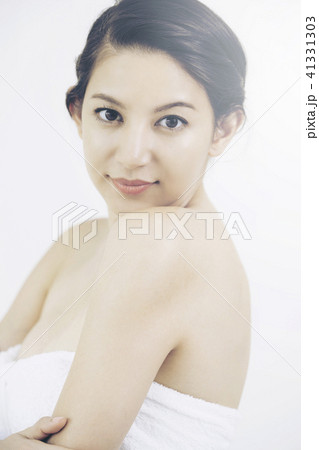 Beautiful woman with clean skin. Beauty and spa. 41331303